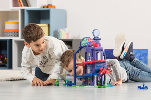 صورة ديكي - مقر الفريق بي جي ماسك