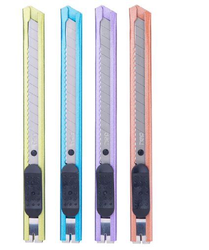 صورة ديلي مشرط مكتبي ملون