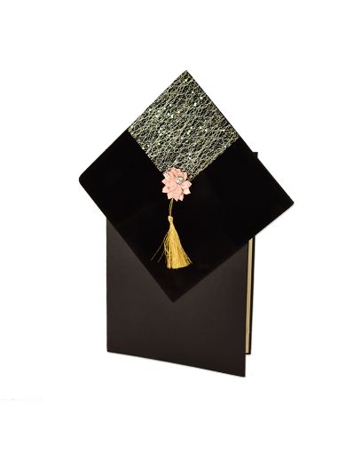 صورة شهادة مخمل مع قبعة بناتي C-2- 8